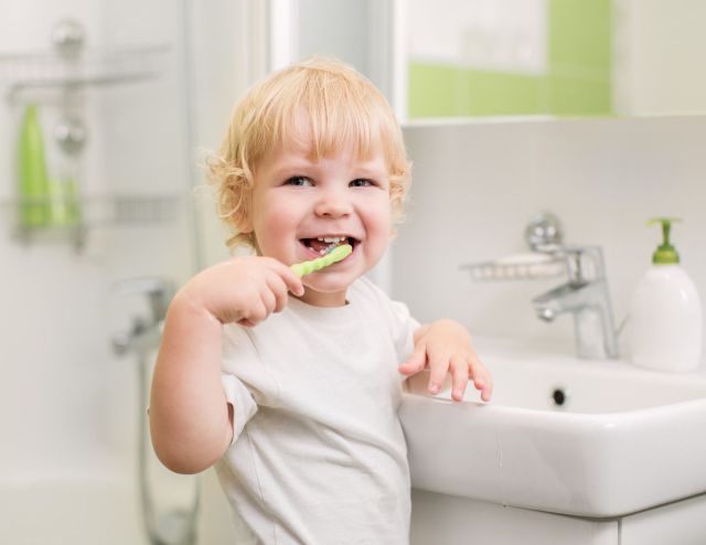 10 правил ухода за детскими зубами с самого раннего детства